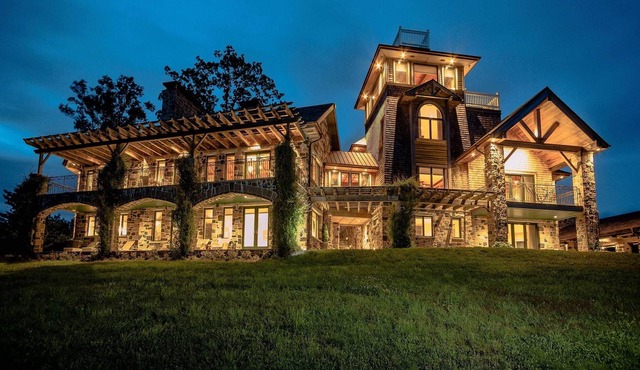 The Lodge at Strum Island - A Private Island Paradise with a Club Ambiance