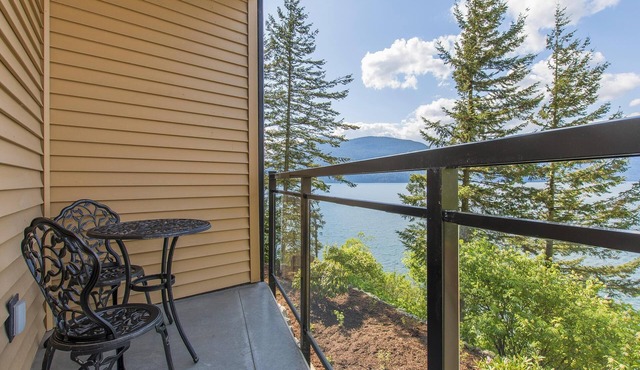 "The Lodge on Harrison Lake" Suite #1