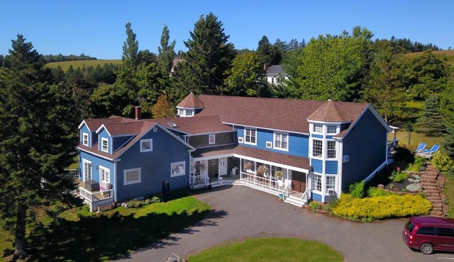 The Lookout Inn