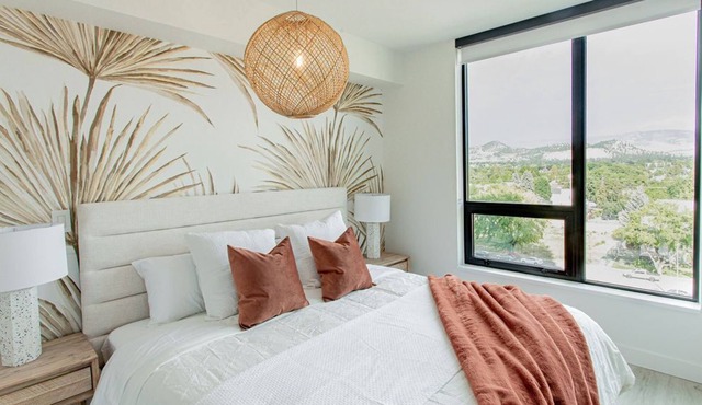The Palm Haven ❉ NEW 2 bed 2 bath ❉ Downtown ❉