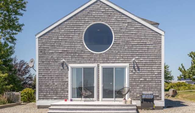 The perfect East Coast experience. Guesthouse on 38 acres with 360° Ocean views.