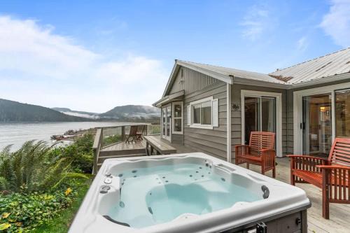 The Point Partial - Hot tub - Sauna - view of San Juan Bay - Pet Friendly