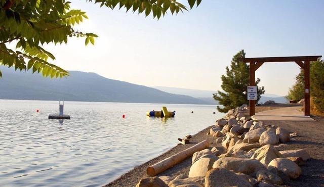 The Ridge Cottage - La Casa Cottage Resort, Kelowna, British Columbia