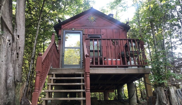 The Robin's Nest Private Woodland Cabin