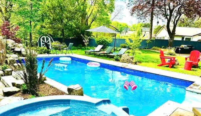 The Serenity Home Pool/Yoga/Game Room by the Lake