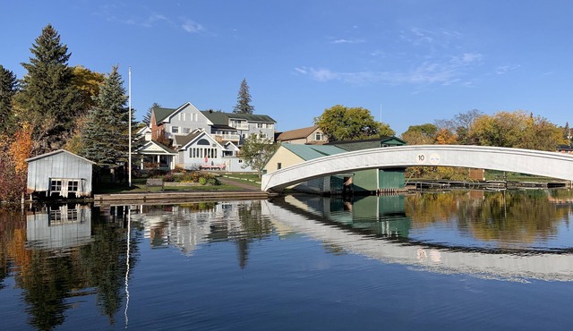 The Stray Cat Inn, features 3 guest rooms in Westport