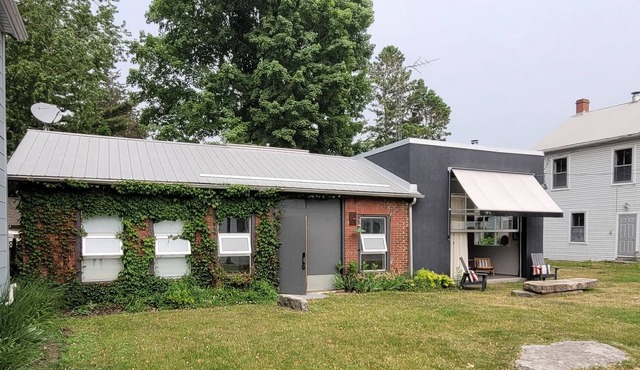 The Studio-Picton Getaway with Park Pass included