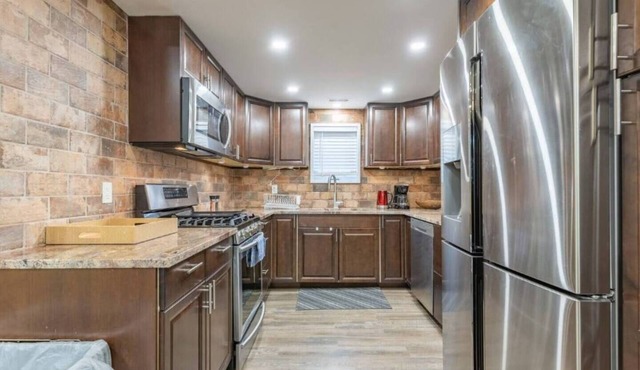 This house is a 4 bedroom(s), 3 bathrooms, located in Quinte West, ON.