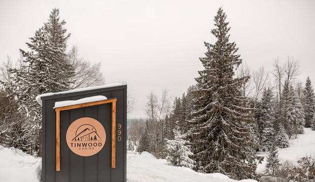 Tinwood Cabins – The Climb, 3 mins to Rossland