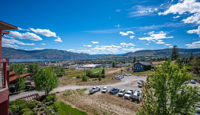 Top Floor Condo at Amenity Rich Resort! #406