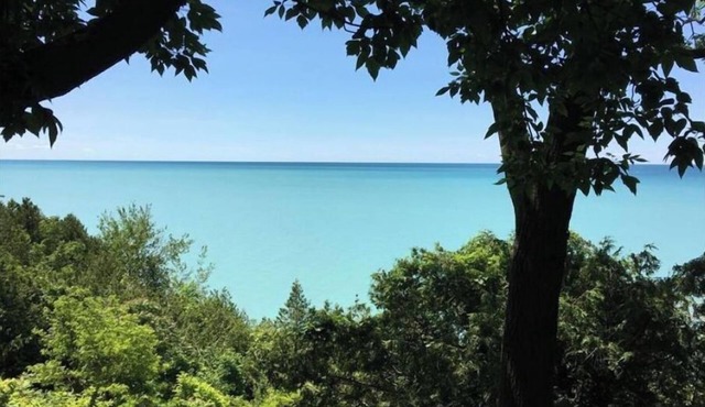 Touch of Glass Cottage in Bayfield