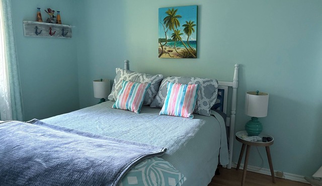 Town House rental 5 minute walk to the beach.