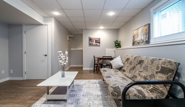 Tranquil HomeAway in the Hampton’s New Area Near Downtown