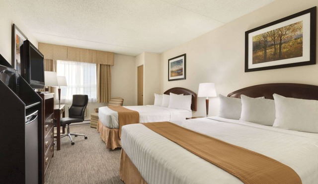 Travelodge by Wyndham Edmonton South
