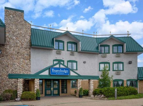 Travelodge by Wyndham Lacombe