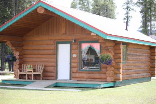 Twin Peaks Hotel Cabins