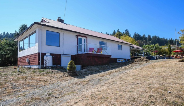 Union Bay Retreat w/Patio + Views - Walk to Ocean!