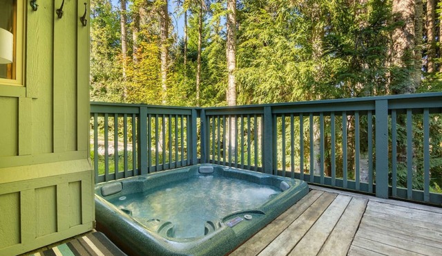 Upgraded Mountainside 3BR TH Ski-in, w/Private HT