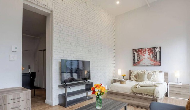 Urban Retreat – Chic Bishop Stay with a View