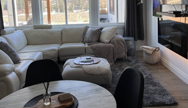 Valleyview 2 Bedroom with Hot Tub and Games Room