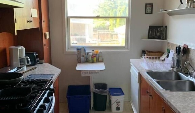 Vancouver Backpacker House