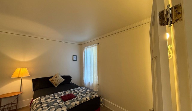 Vancouver Homestay in Beautiful Kerrisdale Neighbourhood
