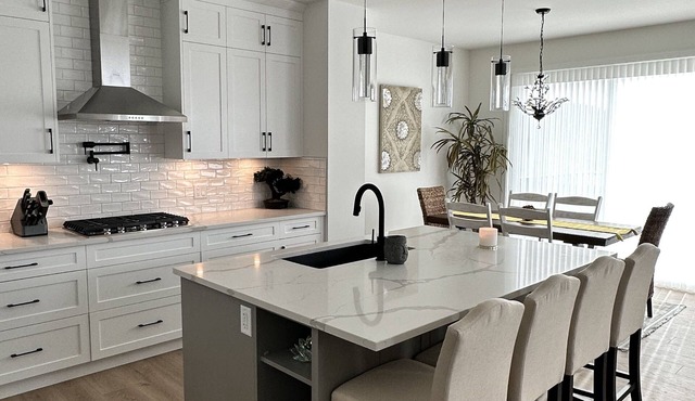 Victoria BC - Royal Bay. Beautiful New Seaside Home. Short walk to Park & Beach.
