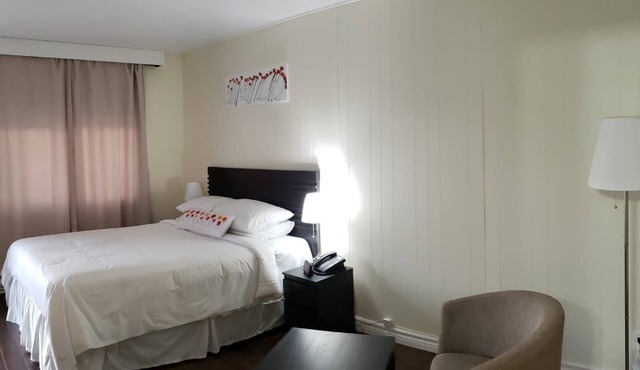 VOW MOTEL LISTOWEL ON
