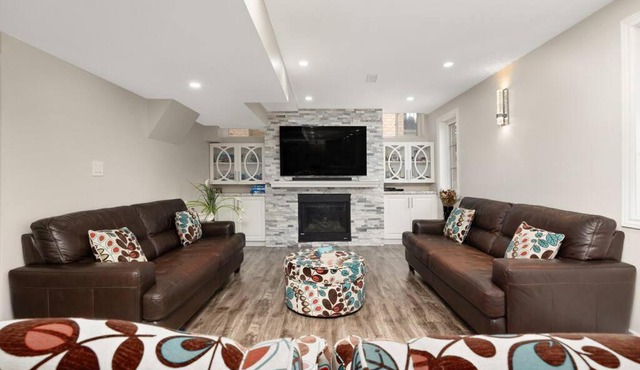 Walk-out Basement Apartment with Private Entrance