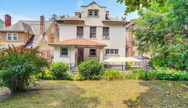 Walkable Schenectady Getaway: 2-Unit Campus Hub