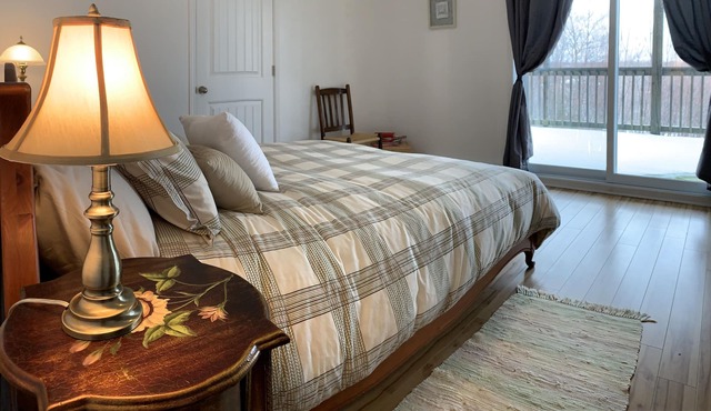 Warm House in Sainte-anne-des-lacs