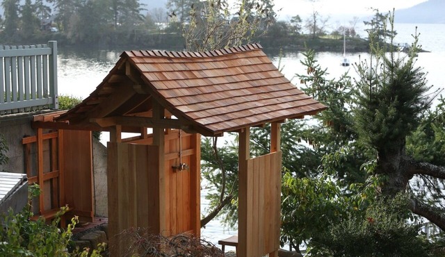Warmest location in Canada