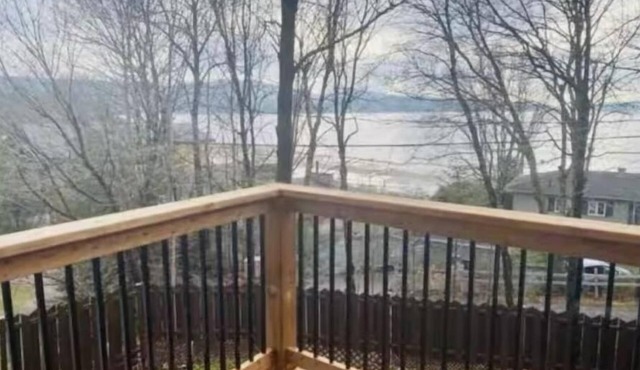 Water view charming lake house! The perfect cozy gateway in nature!