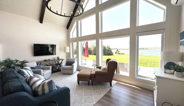Water View Cottage With Access To River & Minutes To Sandy North Shore Beaches