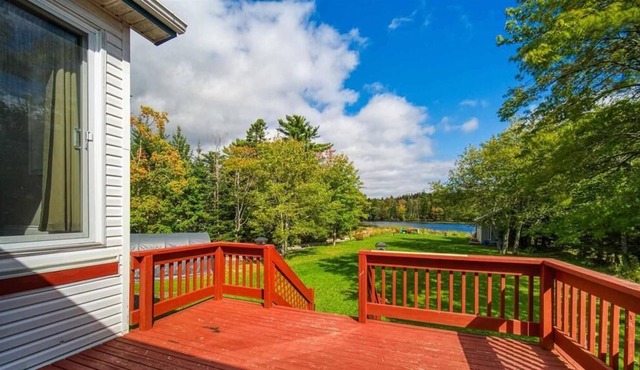 Waterfront 2 bedroom house with hot tub