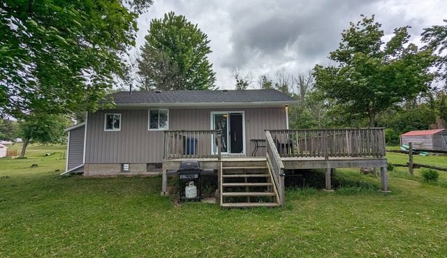 Waterfront Cottage on Rice lake
