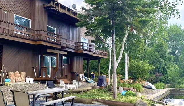 Waterfront Cottage with Private Beach in the Heart of Lagoon City