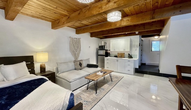 Waterfront | Hot Tub | Firepit | King Bed - 6H