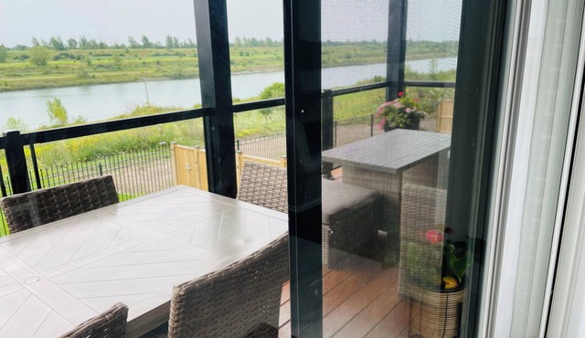 Waterview Estates Luxurious Stay is 20min from Niagara falls, stunning location
