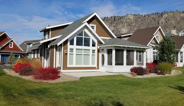 *We're exempt from BC short term rental regulations! Sunrock Cottage 113