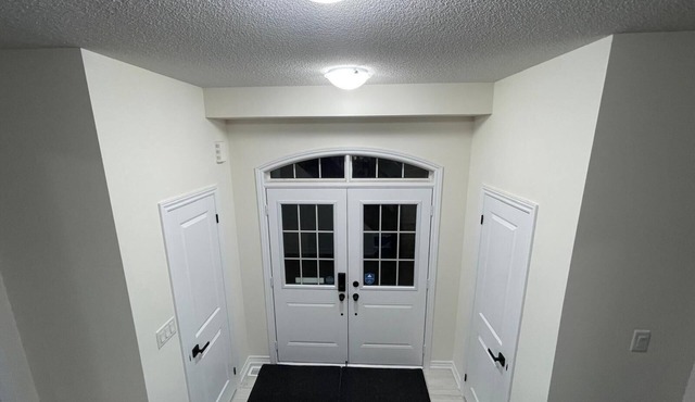 Welcome Home Away from Home ~6 Bed 3.5 Bath ~ Open Concept Kitchen-Living-Dining
