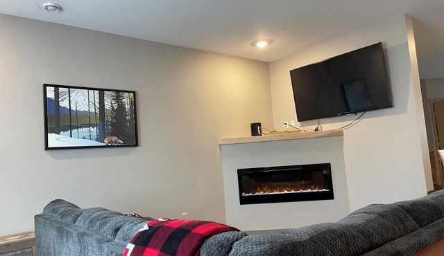 🐾 Welcome to BearsPaw- Your Curated Yukon Retreat.