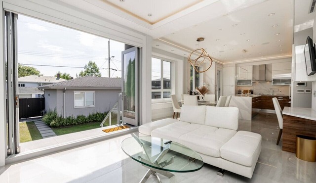 Welcome to Your Dream Vancouver Getaway