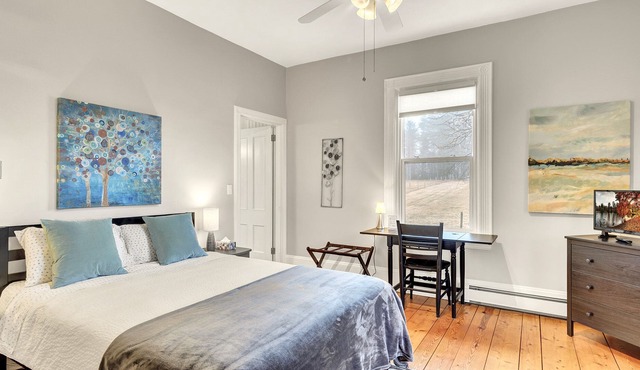 Well-appointed Queen Room in Riverside Historic Farmhouse Getaway
