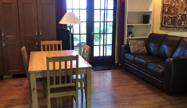 Well-equipped Cedar Cabin close to beaches.
