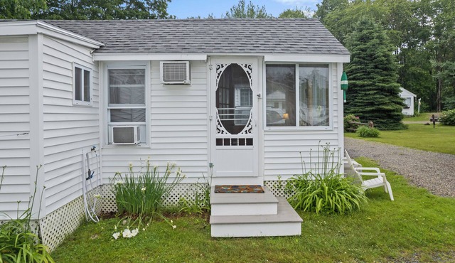 Wells/Ogunquit country cabin Sleeps 4