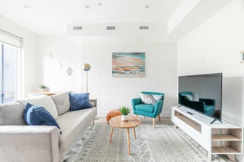 Westend Suite Near High Park & Bloor West