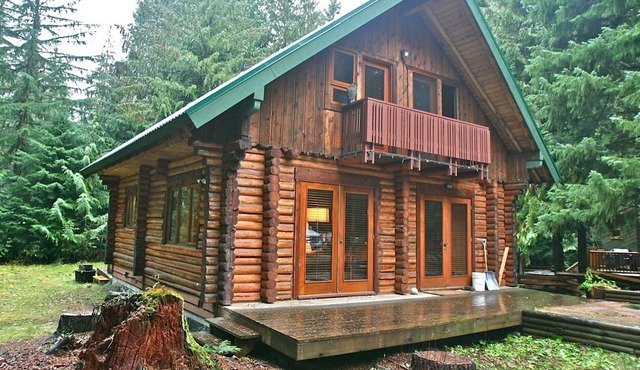 Whistler Cay, Sleeps 6 Adults/2 children, 3 Bedroom Cabin