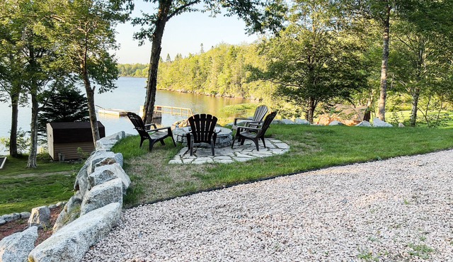 White's Lake Nova Scotia Retreat "4brm+gamesroom+gym+kayaking+wifi"