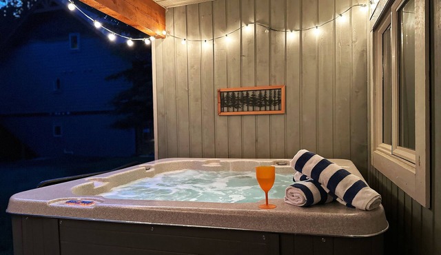 Willow Vistas 6 - Golf - Ski - Hike - Chill - Private Hot Tub - Sleeps 6